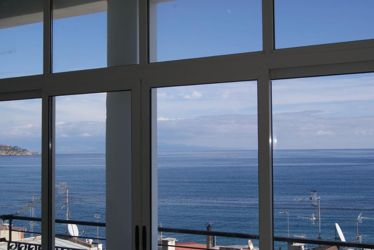 Donna Sicilia Giardini Naxos Exterior photo